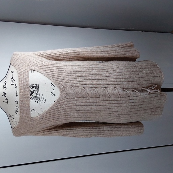 Lauren Conrad-Tan Soft Cable Knit Design Sweater Lace up Back Neutral Sz.Large - Picture 5 of 8